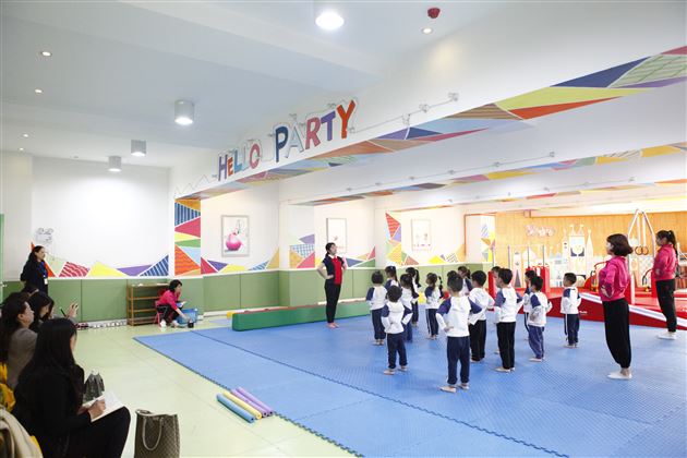 分享交流 共促成长——夹江县名师工作室教师团来园参观交流