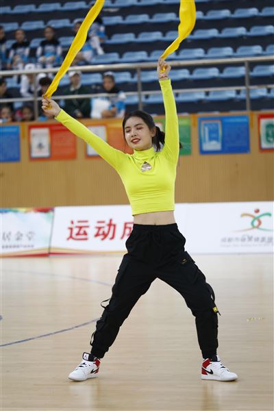 千锤百炼铸就巾帼气质 一举双冠尽展名校风采——我校高中健美操队勇夺成都市健美操大赛双冠