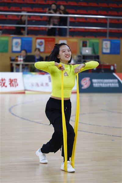 千锤百炼铸就巾帼气质 一举双冠尽展名校风采——我校高中健美操队勇夺成都市健美操大赛双冠