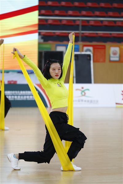 千锤百炼铸就巾帼气质 一举双冠尽展名校风采——我校高中健美操队勇夺成都市健美操大赛双冠