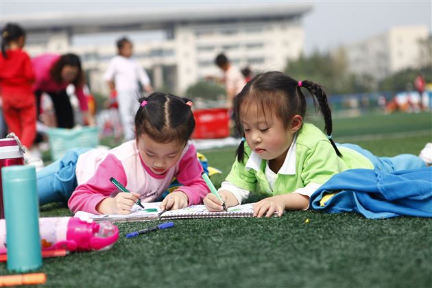 多彩的秋天——棠外实验幼儿开展秋天主题活动