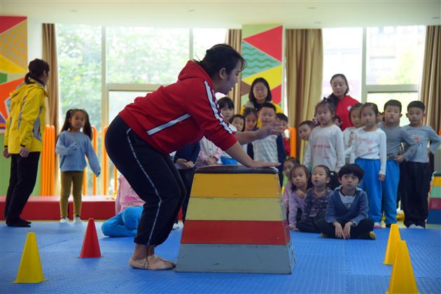 重庆早慧幼教集团师生来我校幼儿园开展研学交流