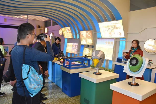 绵阳市中小学中层干部学习团莅临我校附小参观交流