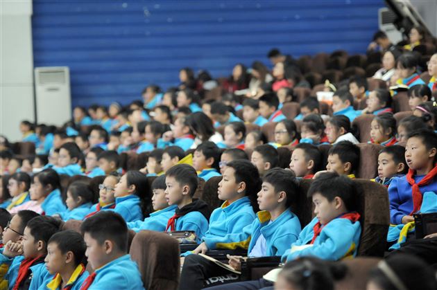 “不忘初心 牢记使命”主题教育——我校附小举行“红军精神进校园”宣讲活动