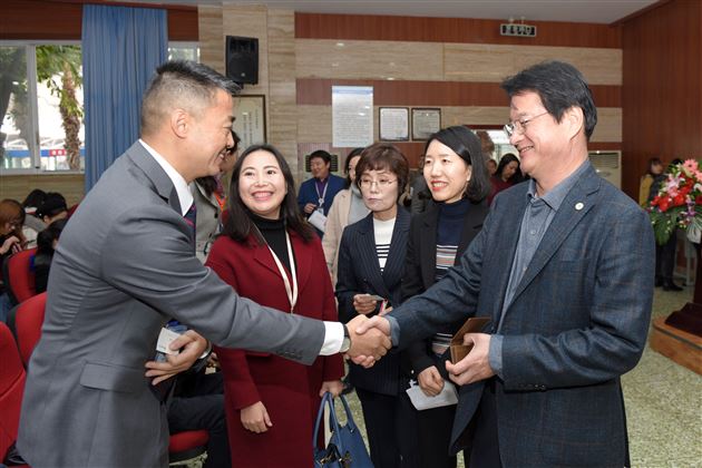 国际对话 听见棠外声音 棠外自信 走向国际舞台——成都市国际理解教育课程研究实验学校(基地)年度学术交流研讨会在我校隆重举行