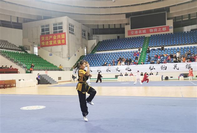 全省武林群英会 棠外学子功夫高——棠外高中武术队在第三届四川省武术群英会(武术套路精英赛)获奖