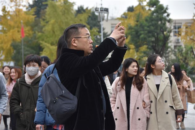 郑州市优秀教师到我校附小参观学习
