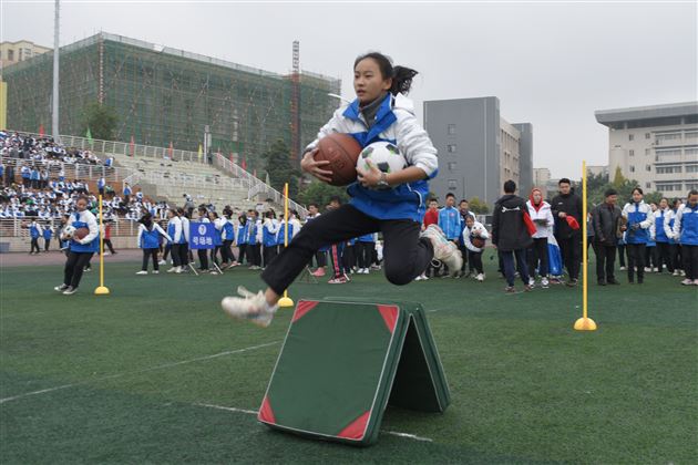 我校初中第六届冬季师生集体运动会圆满成功