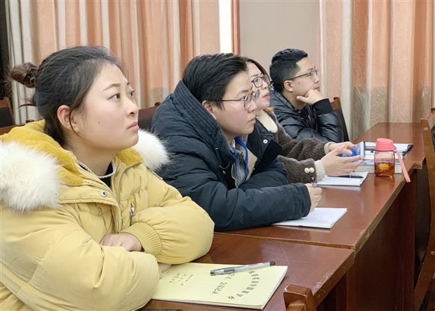 善于学习 乐于分享——记我校附小语文教研组活动