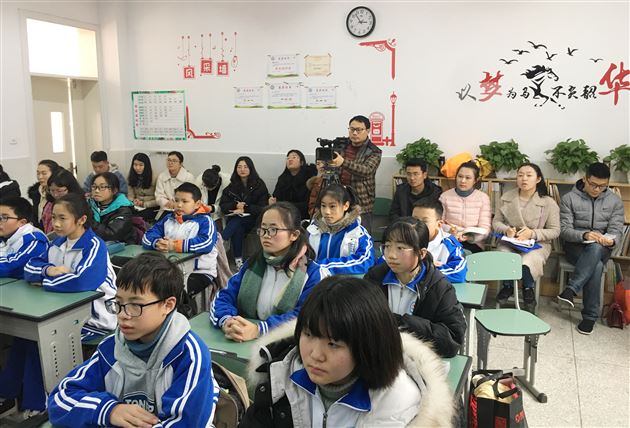 双流区孙晓晖名班主任工作室棠外毛传友、峗柯伊老师送教东升二中和成都信息工程学院附属学校
