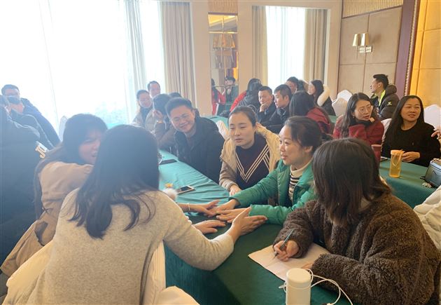 树危机意识 建百年名校——记中共成都棠湖外国语学校初中总支部第三支部委员会党建活动