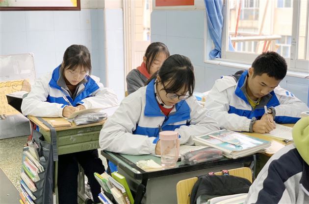 新时代的路上,我们已“启航”——高2019级“启航杯”作文大赛圆满落幕