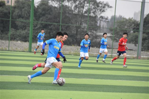 棠外高中足球队获成都市足球锦标赛双冠