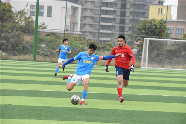 棠外高中足球队获成都市足球锦标赛双冠