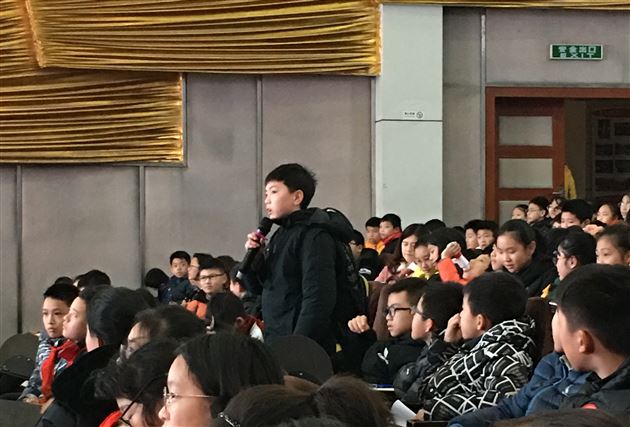 仰望星空 拥抱蓝天——记我校附小六年级家长义工课堂