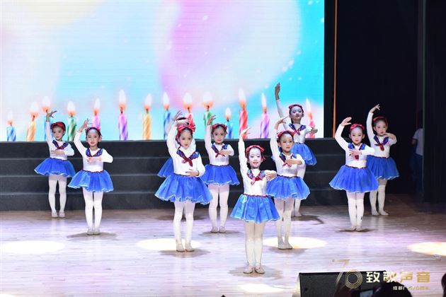 致敬成都声音!致敬成都广播70年——我校附小受邀参加成都广播电视台开播70周年纪念活动