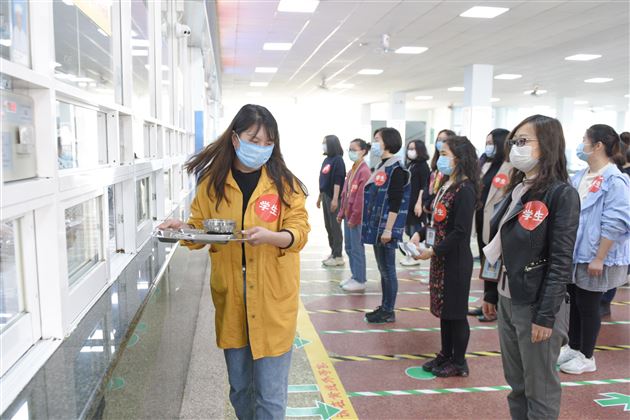 严阵以待 一丝不苟——棠外开展初一、初二返校复课疫情防控培训演练