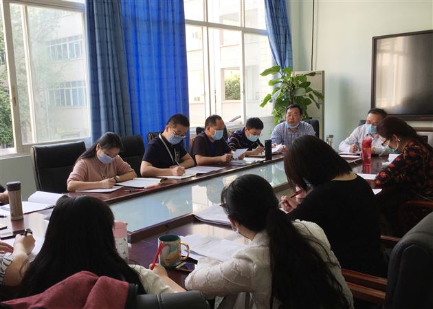 细致指导拨云雾 殷切关怀振士气——高中语文教研组召开“助力高三”备考工作专题研讨会