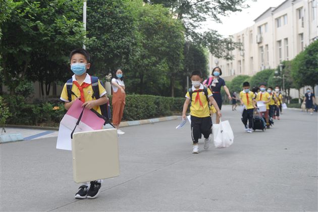 为生命的绽放 全力以赴——记棠外附小1—4年级开学日