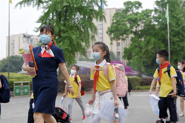 为生命的绽放 全力以赴——记棠外附小1—4年级开学日