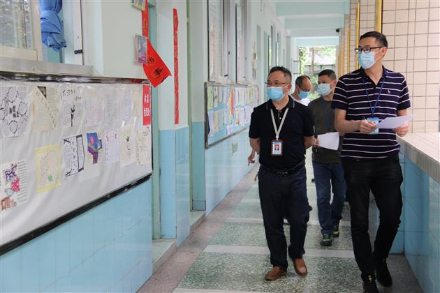 “报”援武汉 共抗疫情--记我校高中部“抗疫”主题手抄报活动