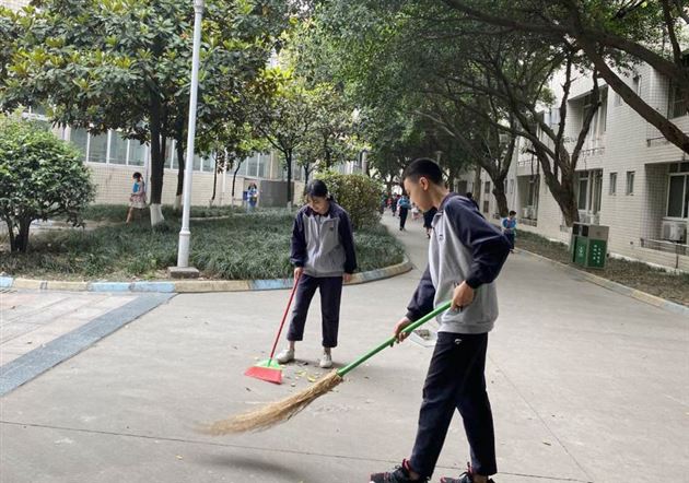 校园之不治，何以天下家国为？——记初中部校内社会实践活动