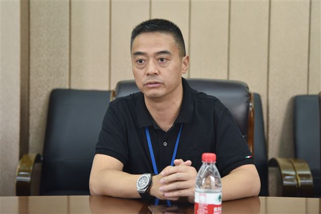 我校聘请西航港社区卫生服中心办公室主任张勇为“健康副校长(园长)”