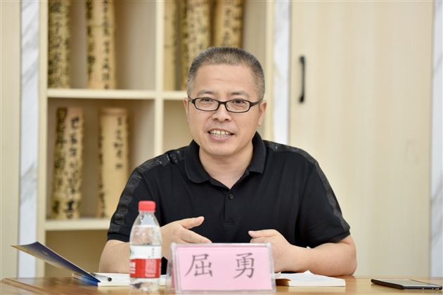 双流区小学道德与法治教研员屈勇老师指导我校小初高思政课一体化