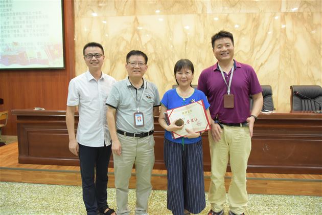 杏坛常青,感恩有您——记向英老师退休欢送会