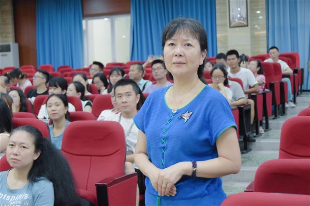 杏坛常青,感恩有您——记向英老师退休欢送会
