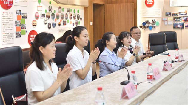成都市双流区人大常委会党组书记、主任陈琳一行莅临棠外慰问优秀教师代表