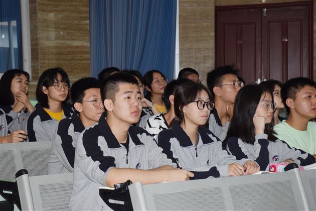 高2019级举行学生会干部竞选活动