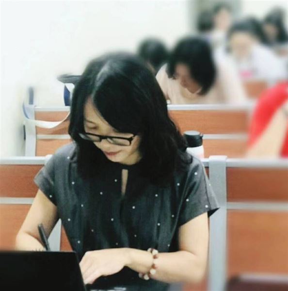 指导教师:周晓芬