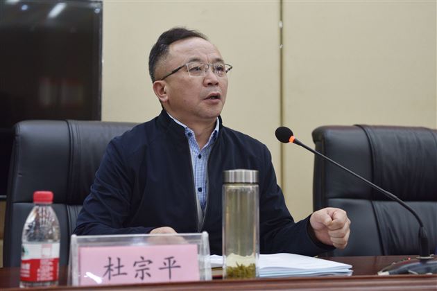 循“教学”之道 探“科研”之妙——我校举行双流区高中第四联组课题开题会