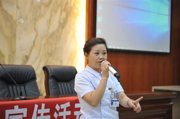 白衣天使筑生命堡垒 青年学子肩时代重任——记川大华西医院心血管内科在棠外举行公益健康教育及义诊活动