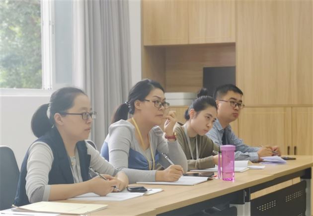 新学期,我们携手前行——记棠外附小班主任杨梅工作室活动