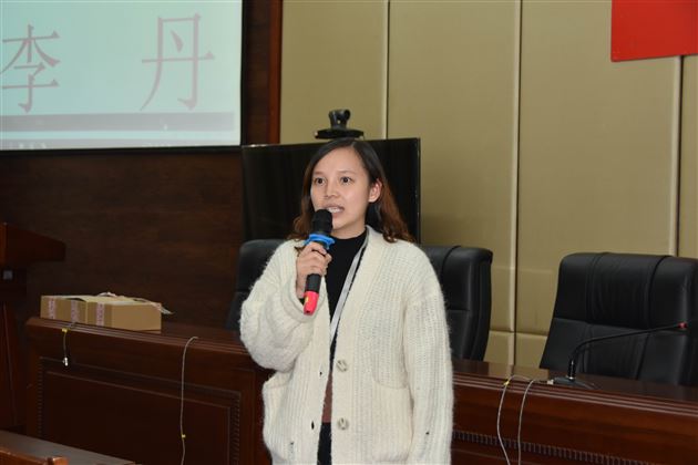 内外兼修神通显 用心科研论文成——记棠外初中部10月年级组长、班主任例会