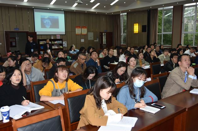 内外兼修神通显 用心科研论文成——记棠外初中部10月年级组长、班主任例会