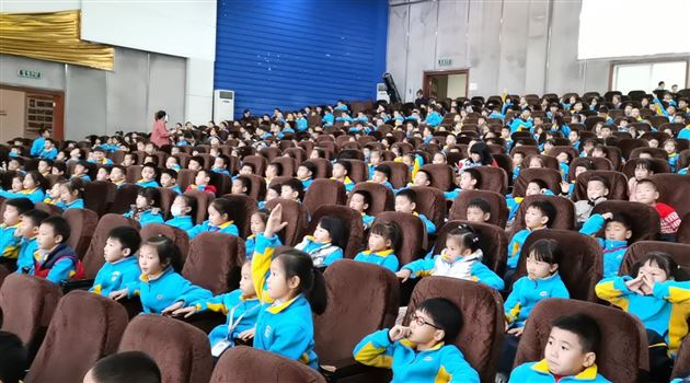 五十六个民族,五十六朵花——记棠外附小一年级家长义工课堂