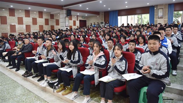 “北大里的医学生”——北京大学硕士生导师张艺宝于“棠外修身大讲堂”开讲