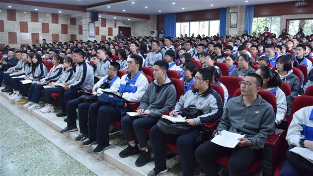 “北大里的医学生”——北京大学硕士生导师张艺宝于“棠外修身大讲堂”开讲