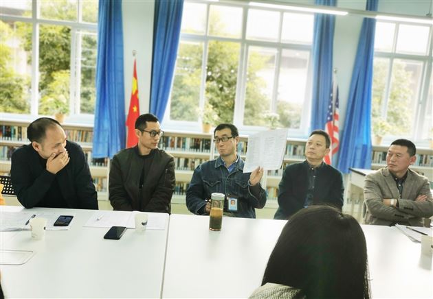 高中教务处顾问、中学高级教师——王大钊(中)