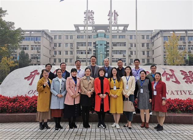 棠外初中孙晓晖、毛传友老师受广东省河源市教育局邀请作修身班会课交流