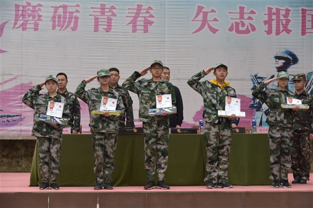 无迷彩 不青春——记棠外初2019级黄龙溪社会实践活动