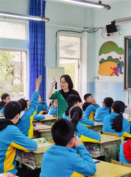 聚焦语数外课堂教学 开启小初衔接新思路