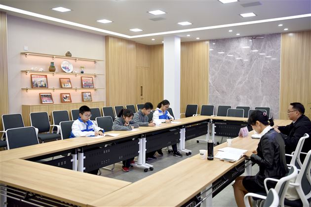 劳动教育我先行 实地调研显优势——四川省教科院到棠外开展中小学劳动教育调研活动