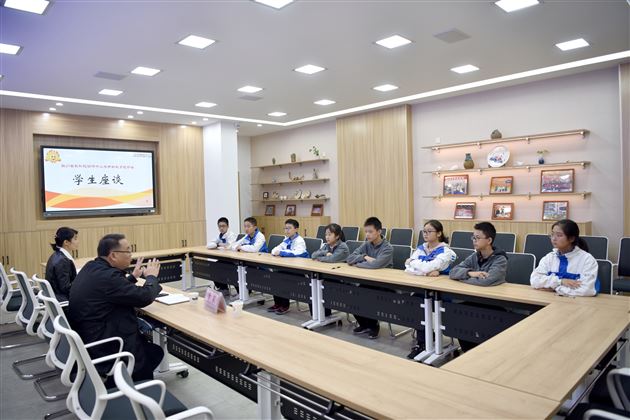 劳动教育我先行 实地调研显优势——四川省教科院到棠外开展中小学劳动教育调研活动