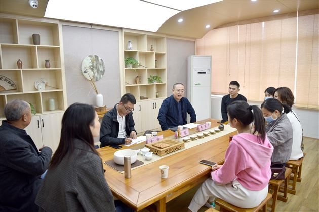 劳动教育我先行 实地调研显优势——四川省教科院到棠外开展中小学劳动教育调研活动