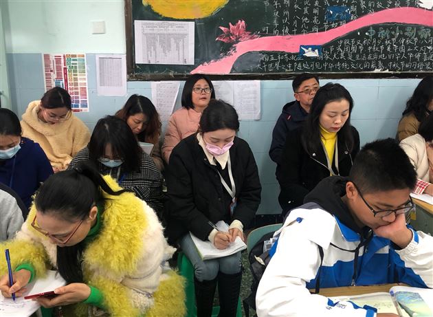 高中外语“芬芳”名师工作室暨高中英语教研组举行“五备五案”集体备课展示暨专项研讨活动