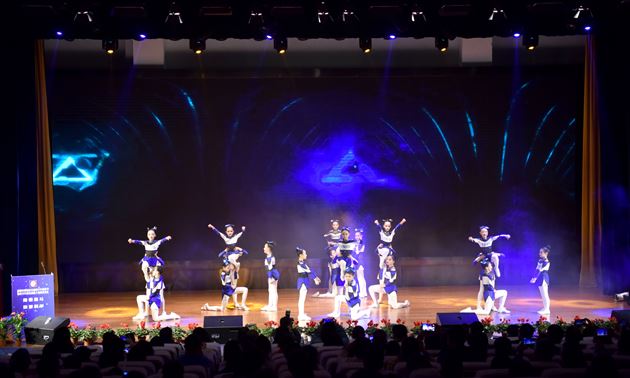 棠外附小啦啦操代表队开场表演1